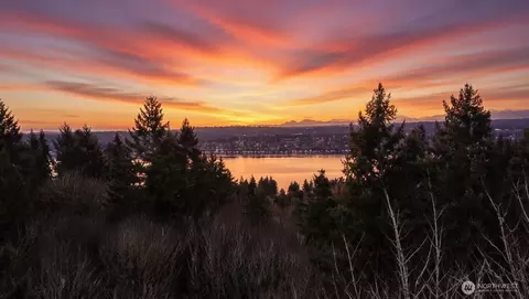 7017 NE 132, Kirkland, WA 98034