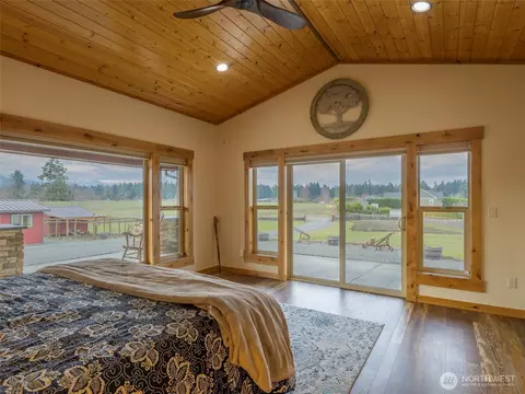 Bedroom - 161 Sims Ln, Sequim, WA 98382 photo 2 of 4