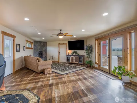 Living - 161 Sims Ln, Sequim, WA 98382 photo 3 of 4