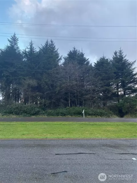 886 Ocean Shores Blvd, Ocean Shores, WA 98569