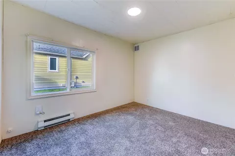 Bedroom - 1926 Monroe Ave, Everett, WA 98203 photo 2 of 7