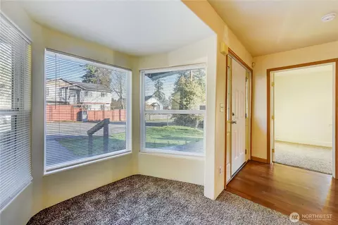 Entry Way - 1926 Monroe Ave, Everett, WA 98203 photo 2 of 2