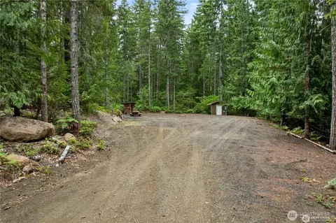 1341 N Potlatch Dr, Hoodsport, WA 98548