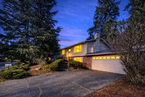 7910 Husky Way SE, Lacey, WA 98503