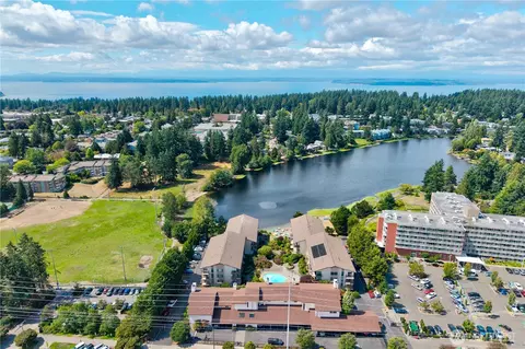 13229 Linden Ave N #402B, Seattle, WA 98133