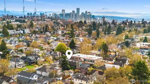2113 6th Ave W #B, Seattle, WA 98119