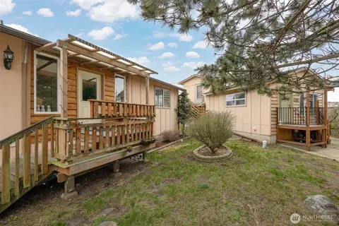 5698 2nd Ave, Ferndale, WA 98248