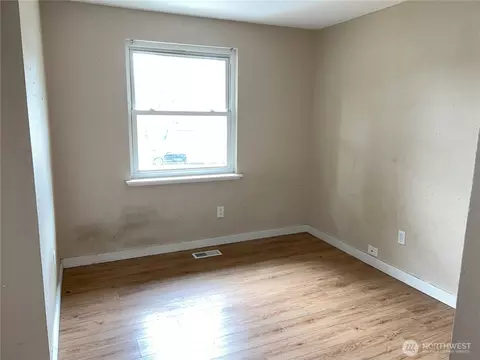 Bedroom - 511 190th St E, Spanaway, WA 98387 photo 2 of 3