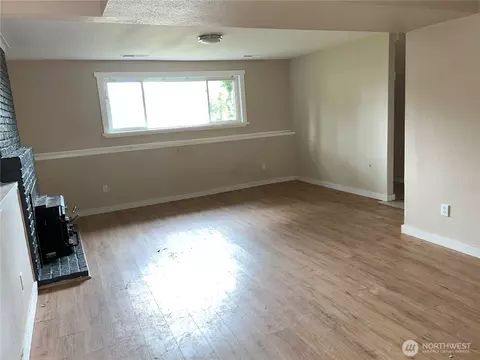 Living - 511 190th St E, Spanaway, WA 98387 photo 4 of 4