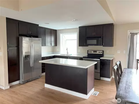 Kitchen - 511 190th St E, Spanaway, WA 98387 photo 1 of 2
