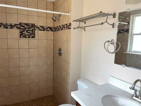 Bath - 511 190th St E, Spanaway, WA 98387 photo 2 of 4