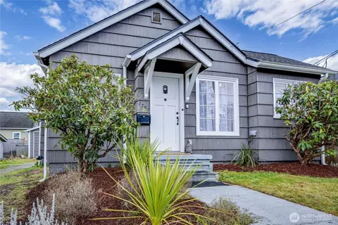 1705 13th St, Bremerton, WA 98337