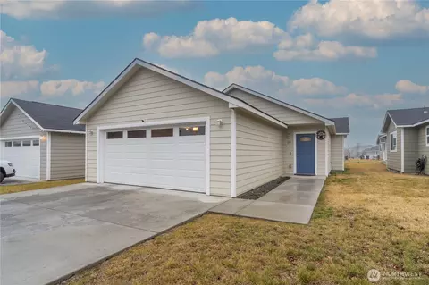 123 E 9th Ave #29, Moses Lake, WA 98837