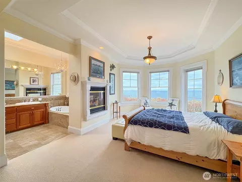 Bedroom - 103 E Seashore Ln, Sequim, WA 98382 photo 3 of 6