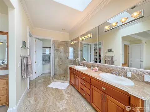 Bath - 103 E Seashore Ln, Sequim, WA 98382 photo 3 of 5