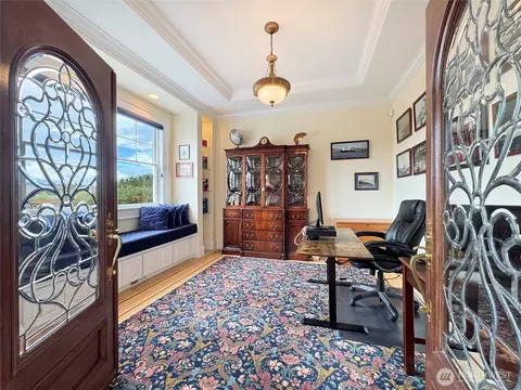 Entry Way - 103 E Seashore Ln, Sequim, WA 98382 photo 2 of 4