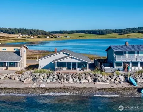 2625 W Beach Rd, Oak Harbor, WA 98277