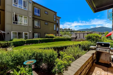 1840 25th Ave NE #204, Issaquah, WA 98029