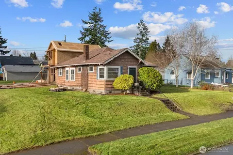 2432 Pine St #A, Everett, WA 98201