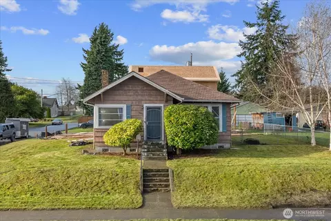 Exterior - 2432 Pine St #A, Everett, WA 98201 photo 2 of 2