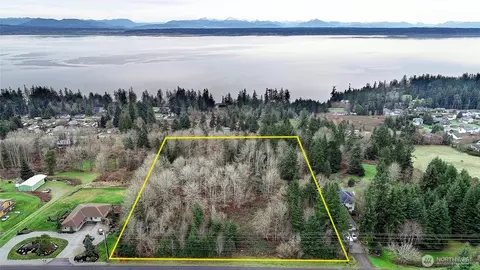 949 Michael Way, Camano Island, WA 98282