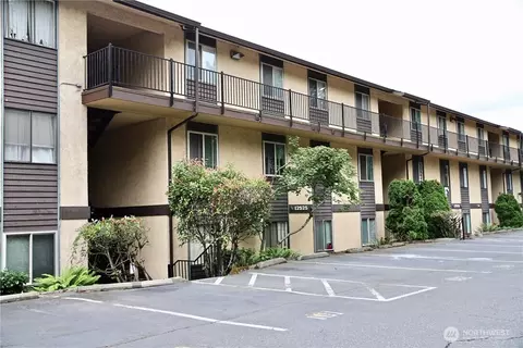12611 NE 145th Pl #H90, Kirkland, WA 98034