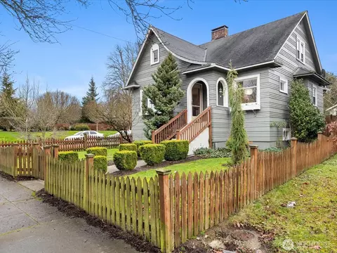 1301 Oakes Ave, Everett, WA 98201