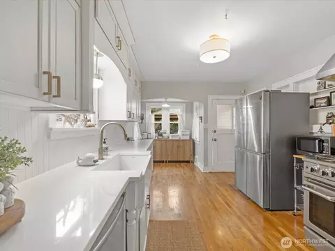 Kitchen - 1301 Oakes Ave, Everett, WA 98201 photo 1 of 7