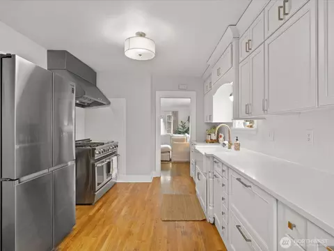 Kitchen - 1301 Oakes Ave, Everett, WA 98201 photo 5 of 7
