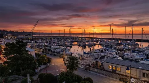 22222 Dock Ave S #1B, Des Moines, WA 98198