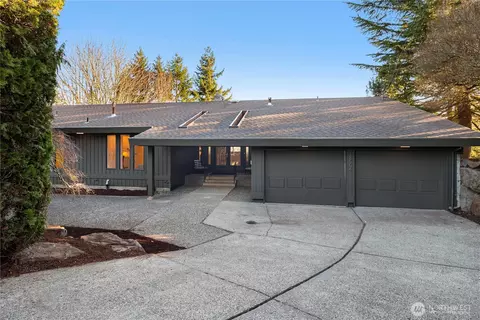 18504 55th Ave NE, Kenmore, WA 98028