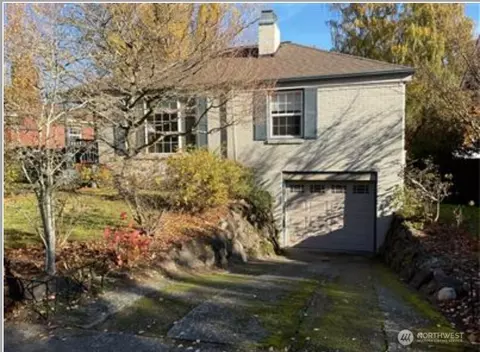 3236 34th Ave W, Seattle, WA 98199