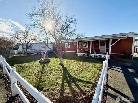 345 NE Della Ave, College Place, WA 99324