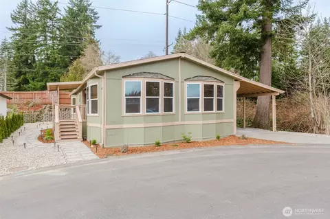 6897 Capricorn Ln NE, Bremerton, WA 98311