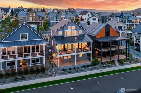 259 Bobcat Ln, Chelan, WA 98816