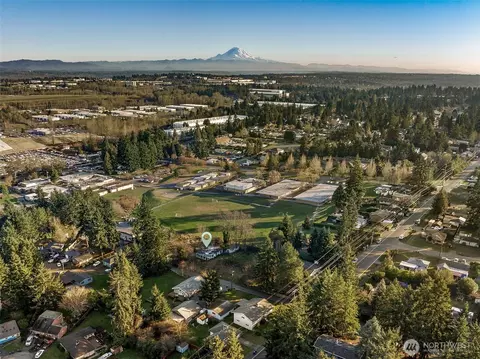 18330 4th Ave S, Burien, WA 98148