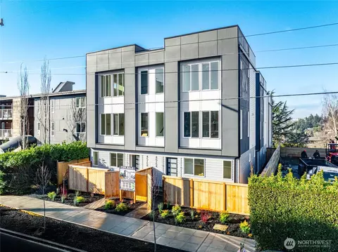 4517 44th Ave SW, Seattle, WA 98116