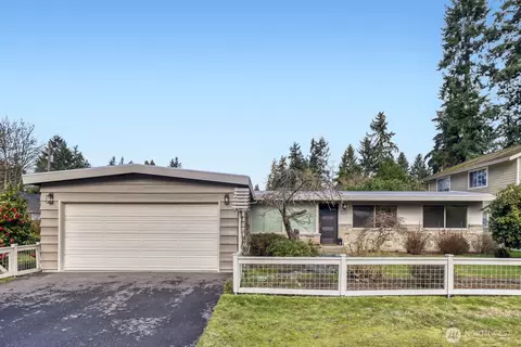 15704 Interlake Ave N, Shoreline, WA 98133