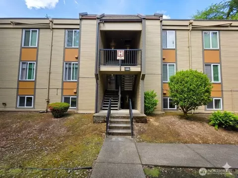 14605 34th St NE #H19, Bellevue, WA 98007
