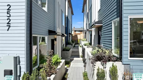 2527 29th Ave S #D, Seattle, WA 98144