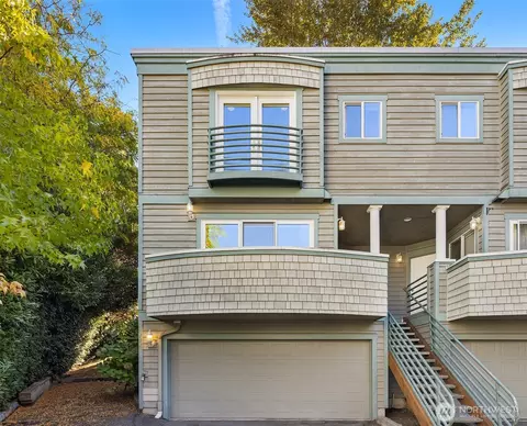 112 9th Ln #112, Kirkland, WA 98033