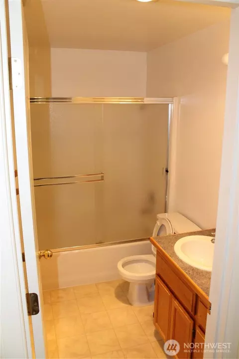 Bath - 2120 NW Douglas Loop, Camas, WA 98607 photo 5 of 5