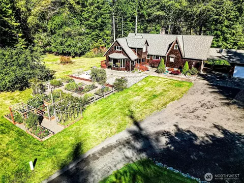 107 Dowans Creek Rd, Forks, WA 98331