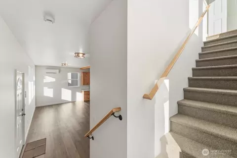 Entry Way - 413 E Okanogan Ave, Chelan, WA 98816 photo 2 of 3