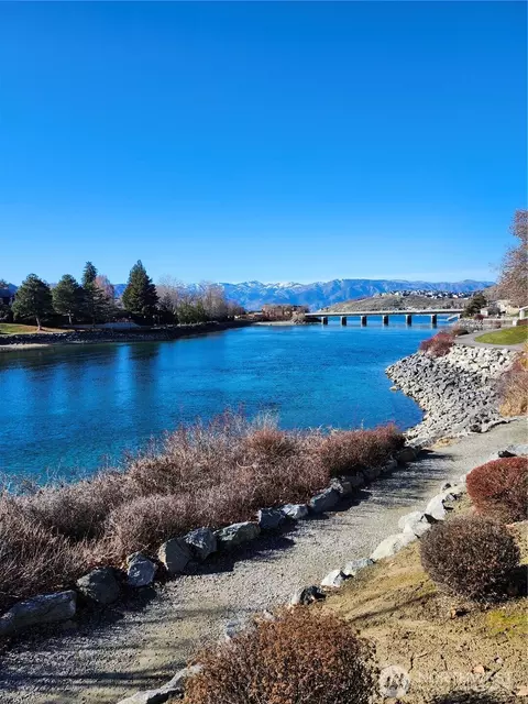 View/Area - 413 E Okanogan Ave, Chelan, WA 98816 photo 1 of 1