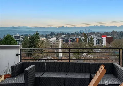 1116 18th Ave #A, Seattle, WA 98122