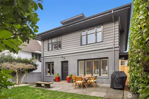 1208 E Newton St, Seattle, WA 98102