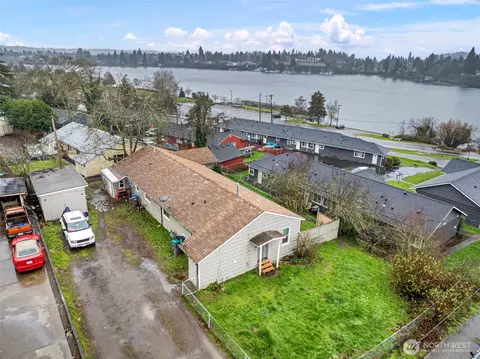 117 Sheridan Rd #A & B, Bremerton, WA 98310