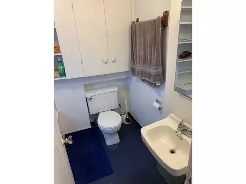 Bath - 2515 Oakes Ave, Everett, WA 98201 photo 2 of 4