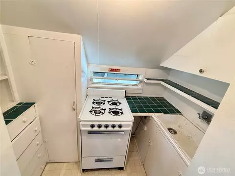 Kitchen - 2515 Oakes Ave, Everett, WA 98201 photo 6 of 6